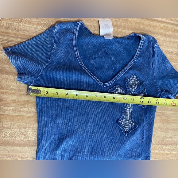 Vocal stretch faux crystal rhinestone crosses blue T-shirt women’s M - Picture 12 of 14